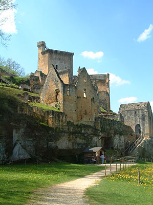 Château de Commarque 18kms
