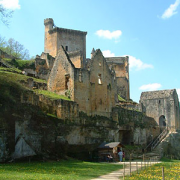 Château de Commarque 18kms